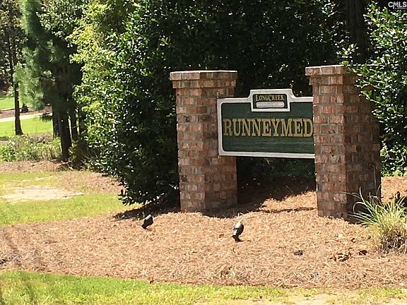 3rd image of 208 Runneymede Dr