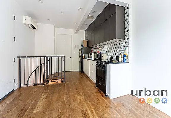 4th image of 877 Park Ave #1F