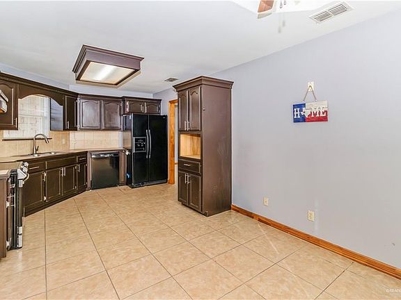 4th image of 609 S Moorefield Rd