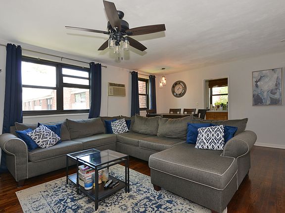 2nd image of 2131 Utopia Pkwy