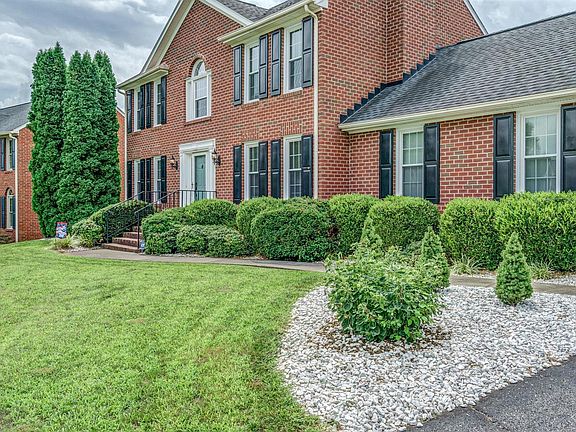 4th image of 1704 Ashbury Dr