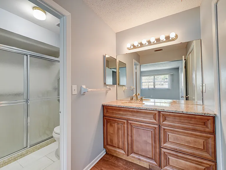 604 Park Cir #16 — Photo 26