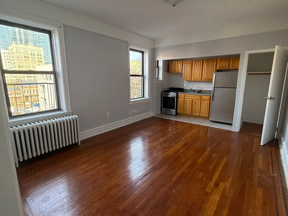 69 Van Reypen St #57E