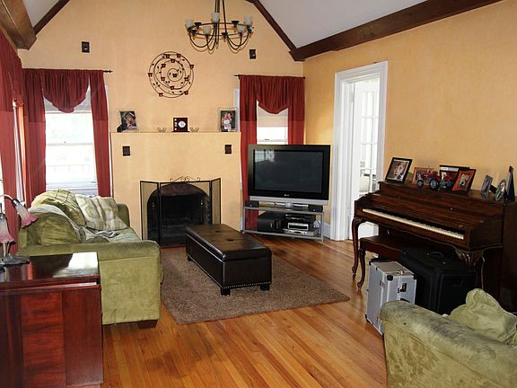 3rd image of 60 McKinley Ave