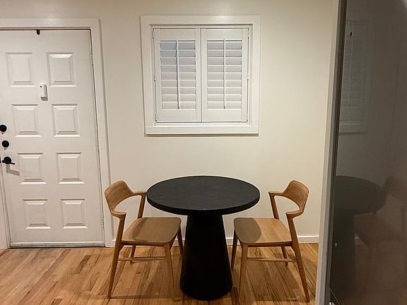 5th image of 2122 Hancock Dr APT 207