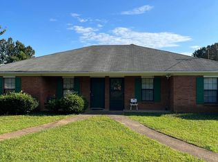 725 Still Lake Dr, Lawrenceville, GA 30046