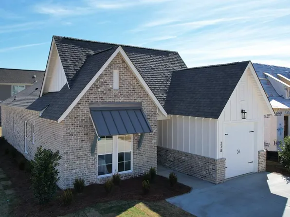 15 Crossing Ct E, Valley, AL 36854