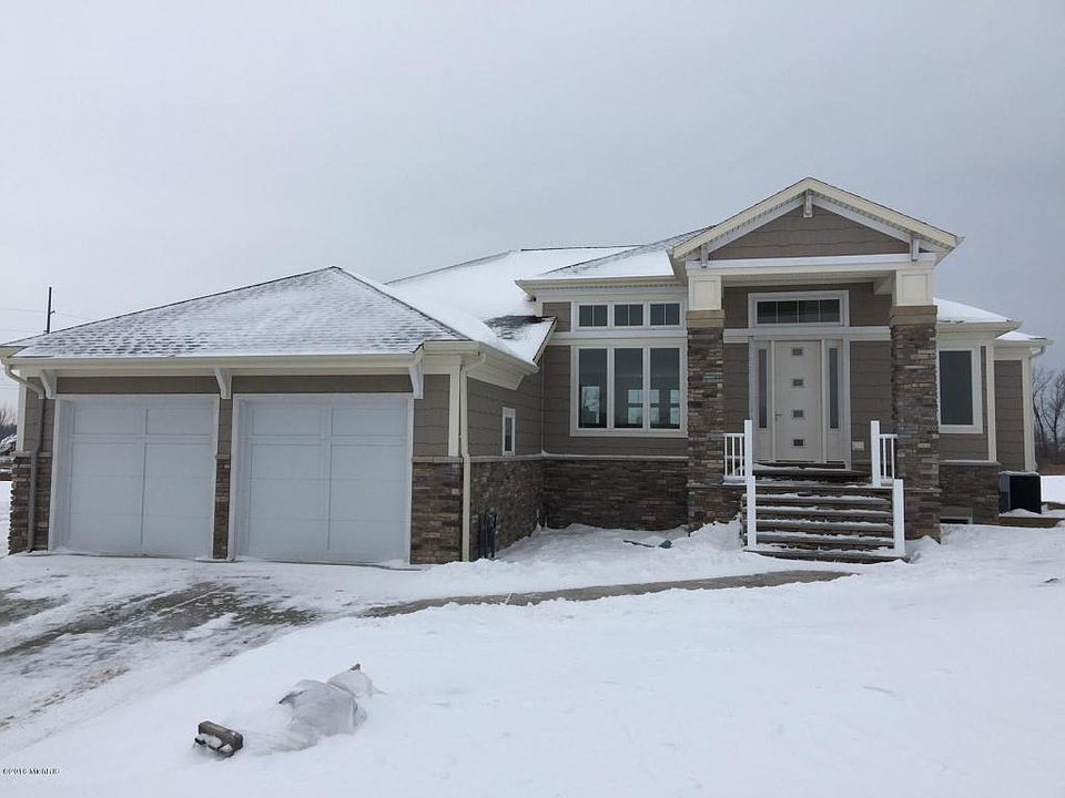 1st image of 400 Golden Bear Ct