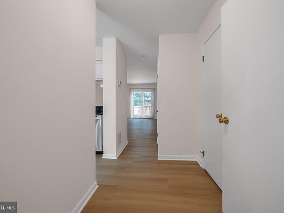 4th image of 1724 Featherwood St