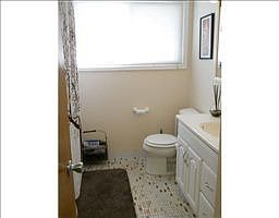 3rd image of 1300 Gault Dr