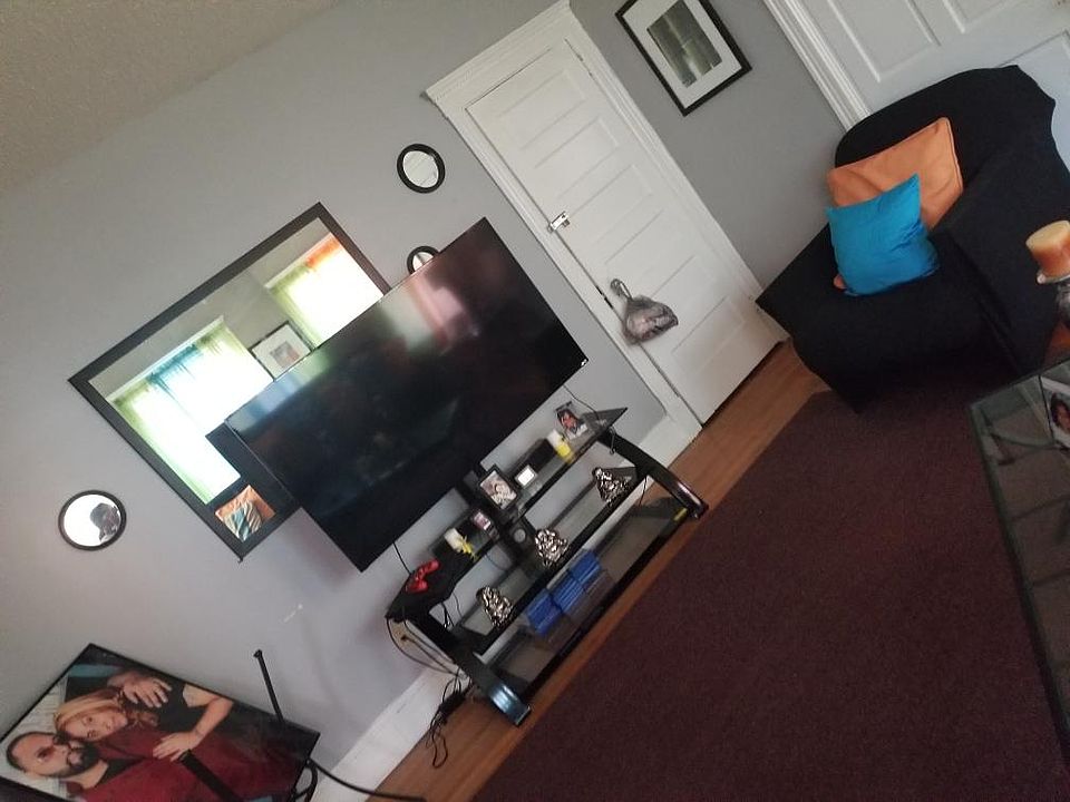 2nd image of 511 Maple Ave #2