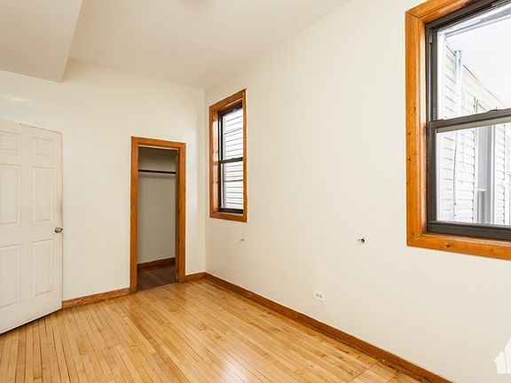 5th image of 2825 N Milwaukee Ave #2T
