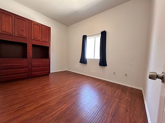 4th image of 2525 1/2 Eastlake Ave