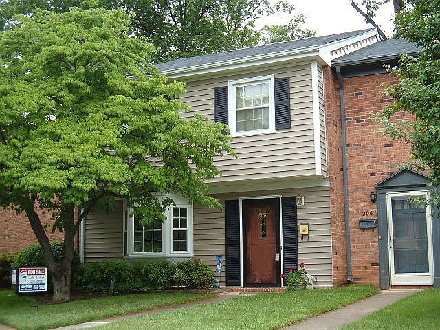 1st image of 208 E Cadbury Dr #1