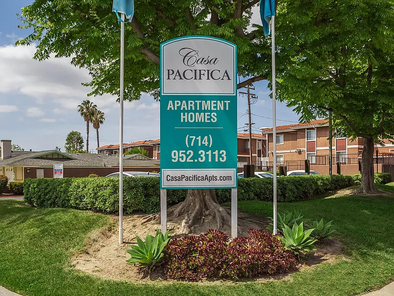 Casa Pacifica Apartment Homes — Photo 11