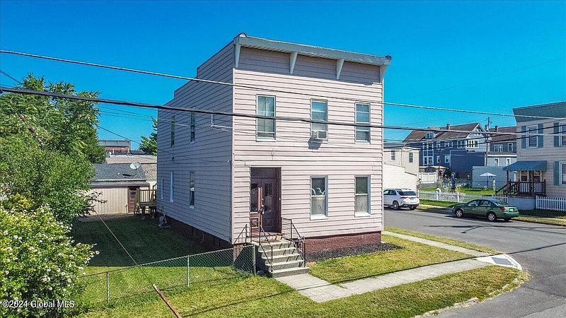 2nd image of 113 Hudson Avenue