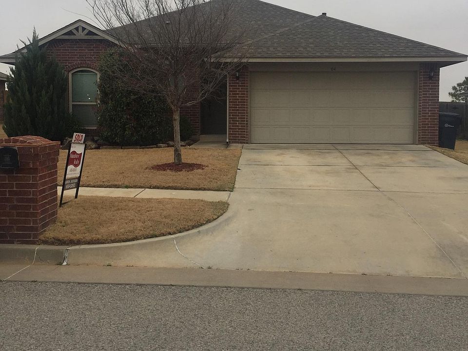 1st image of 904 Cimarron Creek Dr