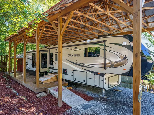 127 3rd St, Ellijay, GA 30540