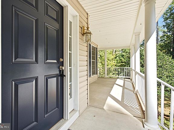 3rd image of 65 Lindsey Ln