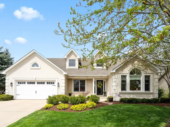 17 Ashwood Ct, Sugar Grove, IL 60554