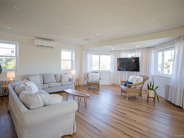 2175 Bay Blvd — Photo 15