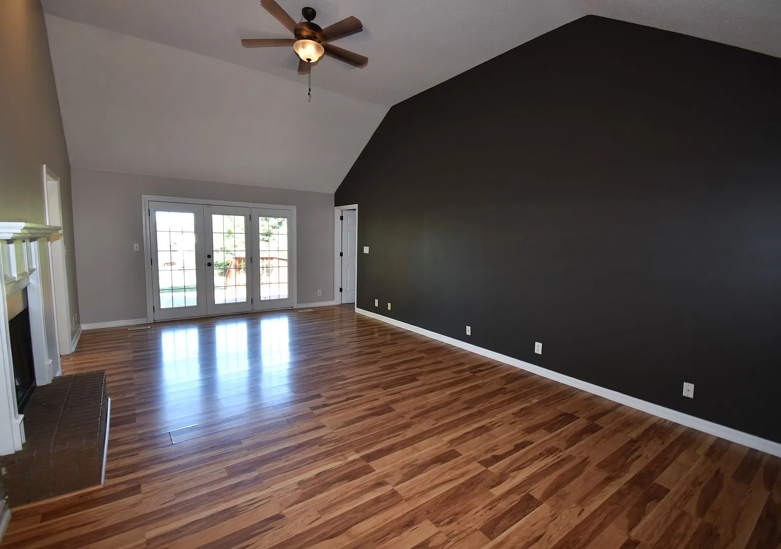 3412 E Henderson Way Pet Friendly Home for Rent — Photo 4