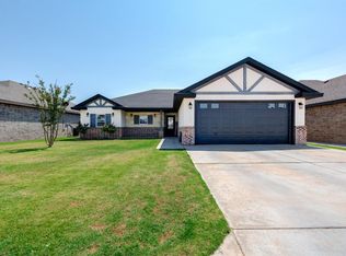 1130 17th St, Shallowater, TX 79363