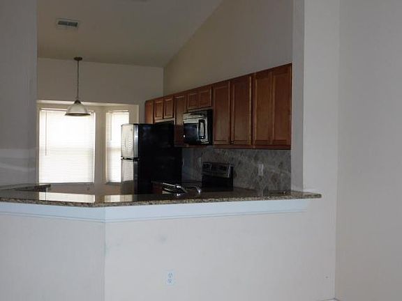 2nd image of 7825 Sugar Bend Dr
