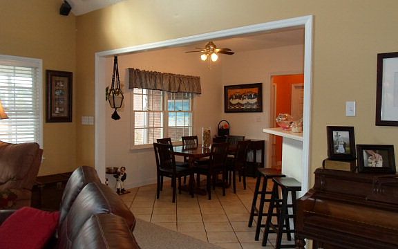 5th image of 102 Tall Pine Dr