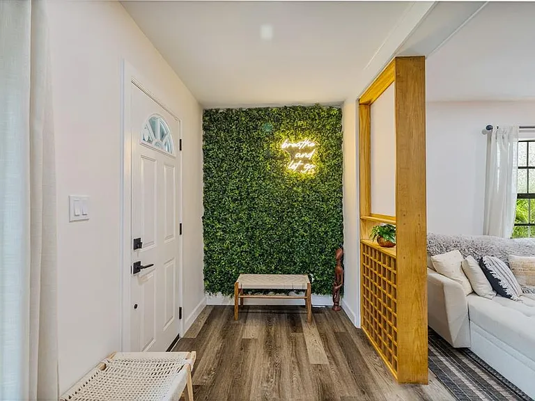 1411 E Henry Ave — Photo 3