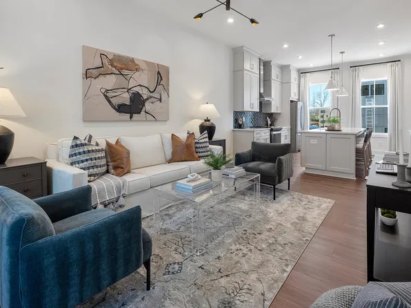 672 Belletrace Cir #114, Chattanooga, TN 37405