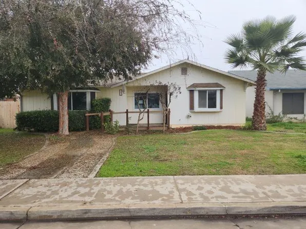 240 N Smith Ave, Dinuba, CA 93618