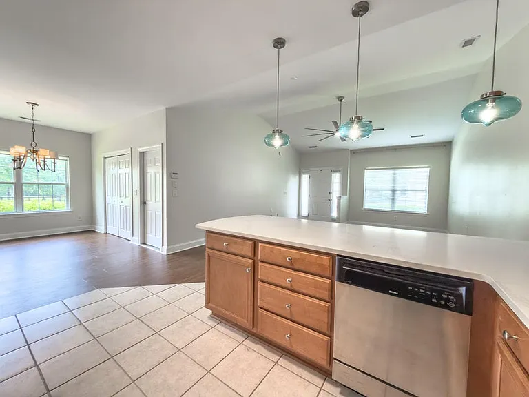102 Manning Ct — Photo 10