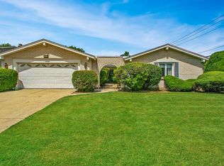 3800 Joanne Dr, Glenview, IL