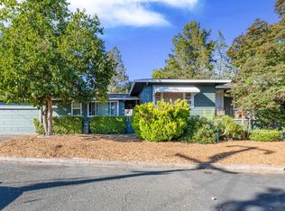 689 Plum Dr, Santa Rosa, CA 95404