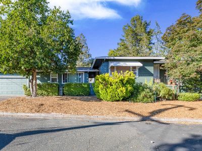689 Plum Drive, Santa Rosa, CA, 95404