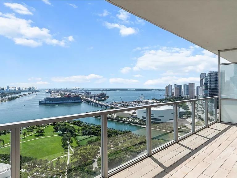 1100 Biscayne Blvd #3404 — Photo 1