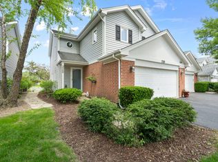 220 Carlisle Ave, Westmont, IL 60559