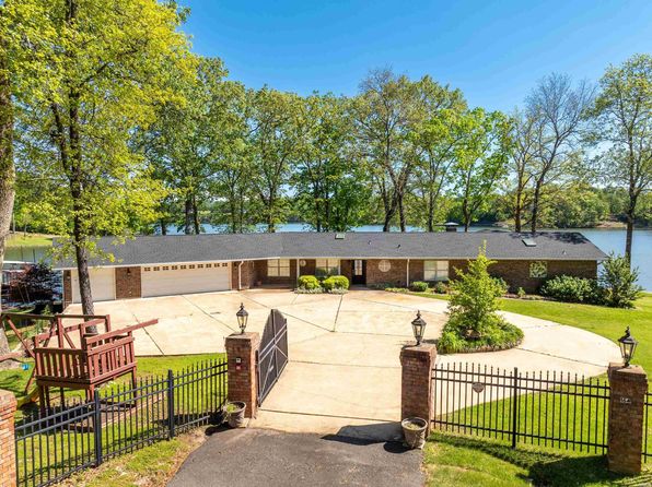 164 Riverside Dr, Hot Springs, AR 71913