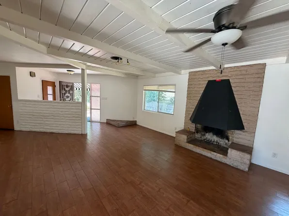 764 S University Dr, Riverside, CA 92507