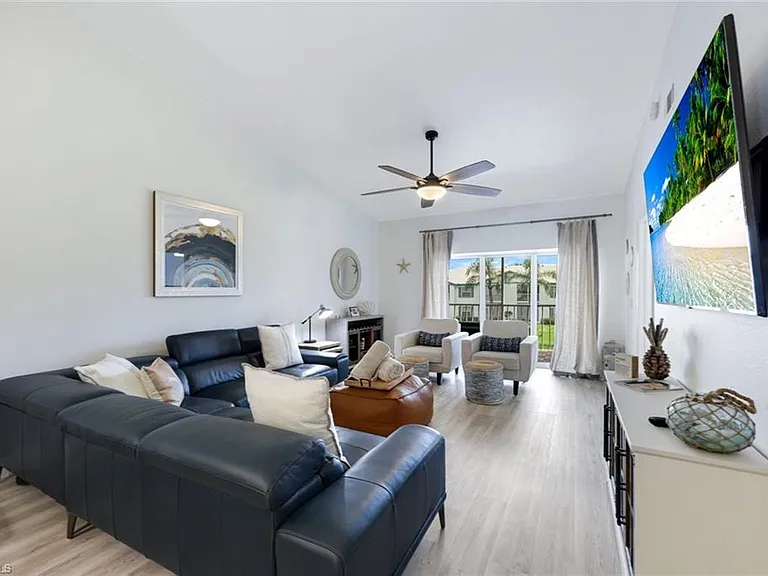 824 Tanbark Dr #204 — Photo 2