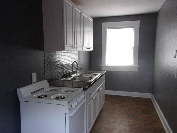 4th image of 114 7th St N APT 1