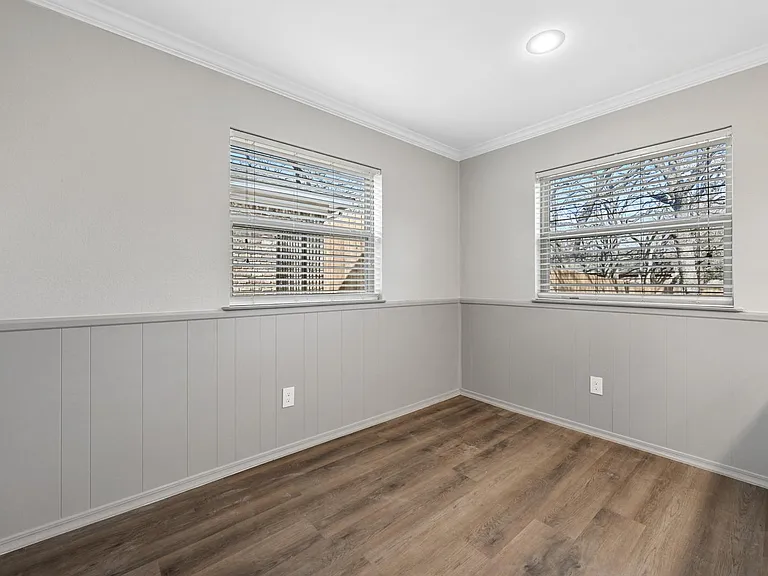 660 Springhill Dr — Photo 19