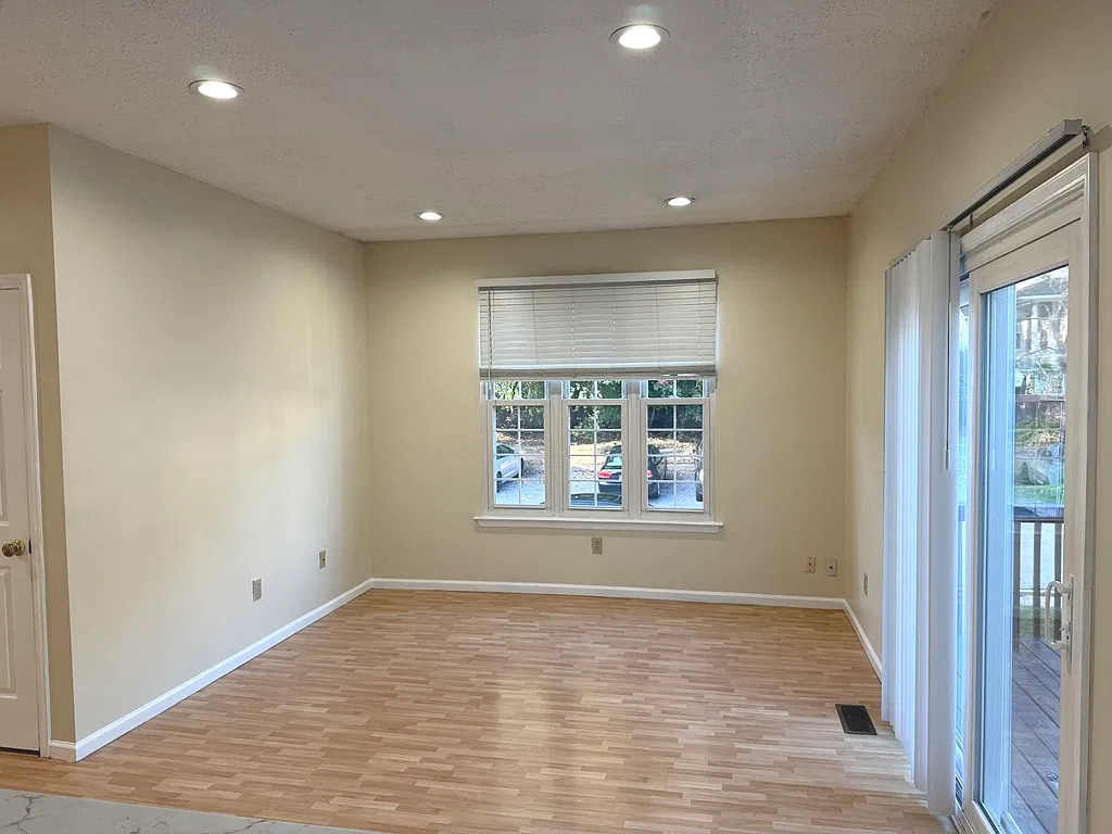 3 bed, 2.5 bath, 1625 sqft, $2,495 — Photo 2