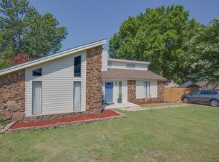 8391 Lake Shore Dr W, Southaven, MS 38671