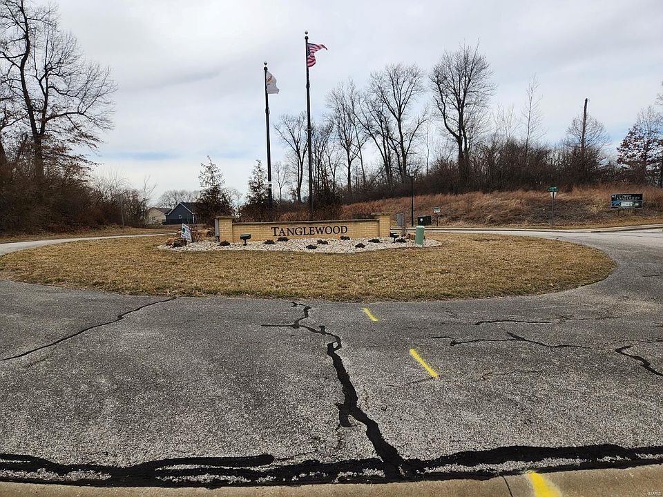 2nd image of 939 Half Moon Ln