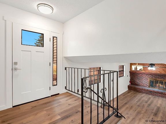 3rd image of 112 Grandview Ct