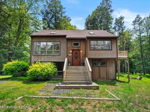 2106 Wagner Forest Dr, Pocono Lake, PA 18347