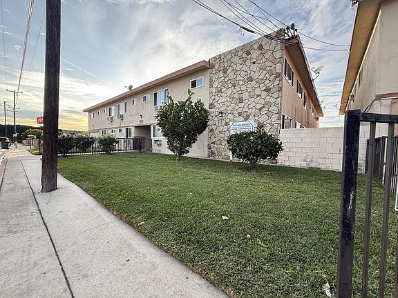 2nd image of 3437 Belcroft Ave #Af0df8cdf