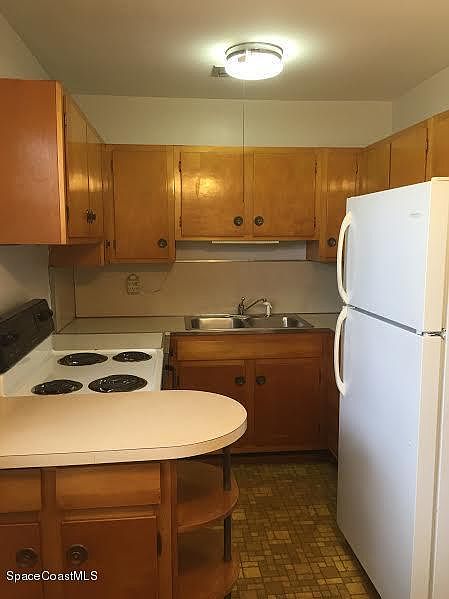2nd image of 1212 Columbia Way